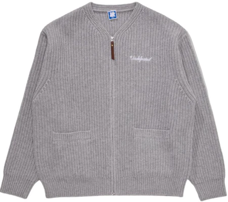 Chaqueta de Punto con Cierre UNDEFEATED FW24 Holiday Series Logo Bordado Unisex. UC44GCG01M Shop Chaqueta de Punto con Cierre UNDEFEATED FW24 Holiday Series Logo Bordado Unisex. UC44GCG01M