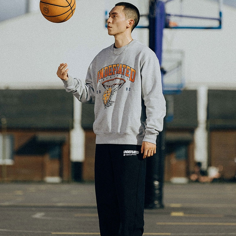 Shop UNDEFEATED FW24 Striped Logo Crewneck Sweatshirt Unisex Baju Sukan. UE43GKC02M