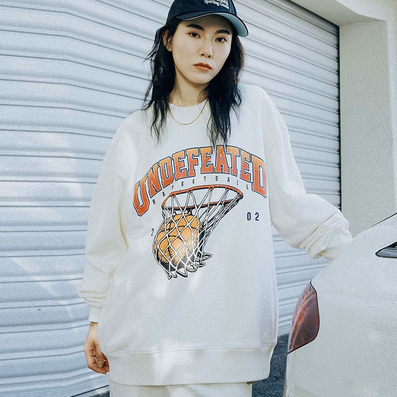 Sizing UNDEFEATED FW24 Striped Logo Crewneck Sweatshirt Unisex Baju Sukan. UE43GKC02M