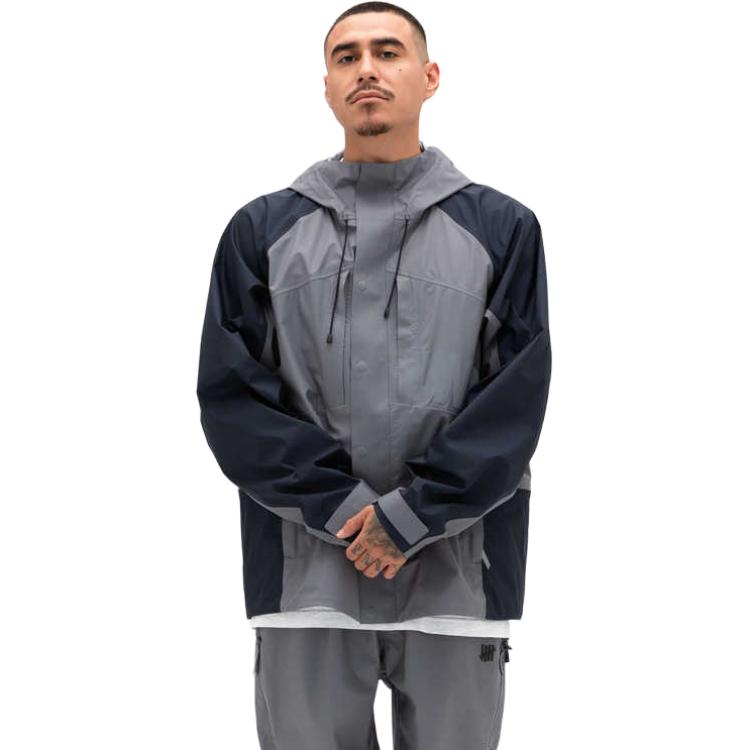 Shop UNDEFEATED FW24 Water-Resistant Utility Hoodie Jacket with 5-Stripes Unisex. UC43GWJ01M