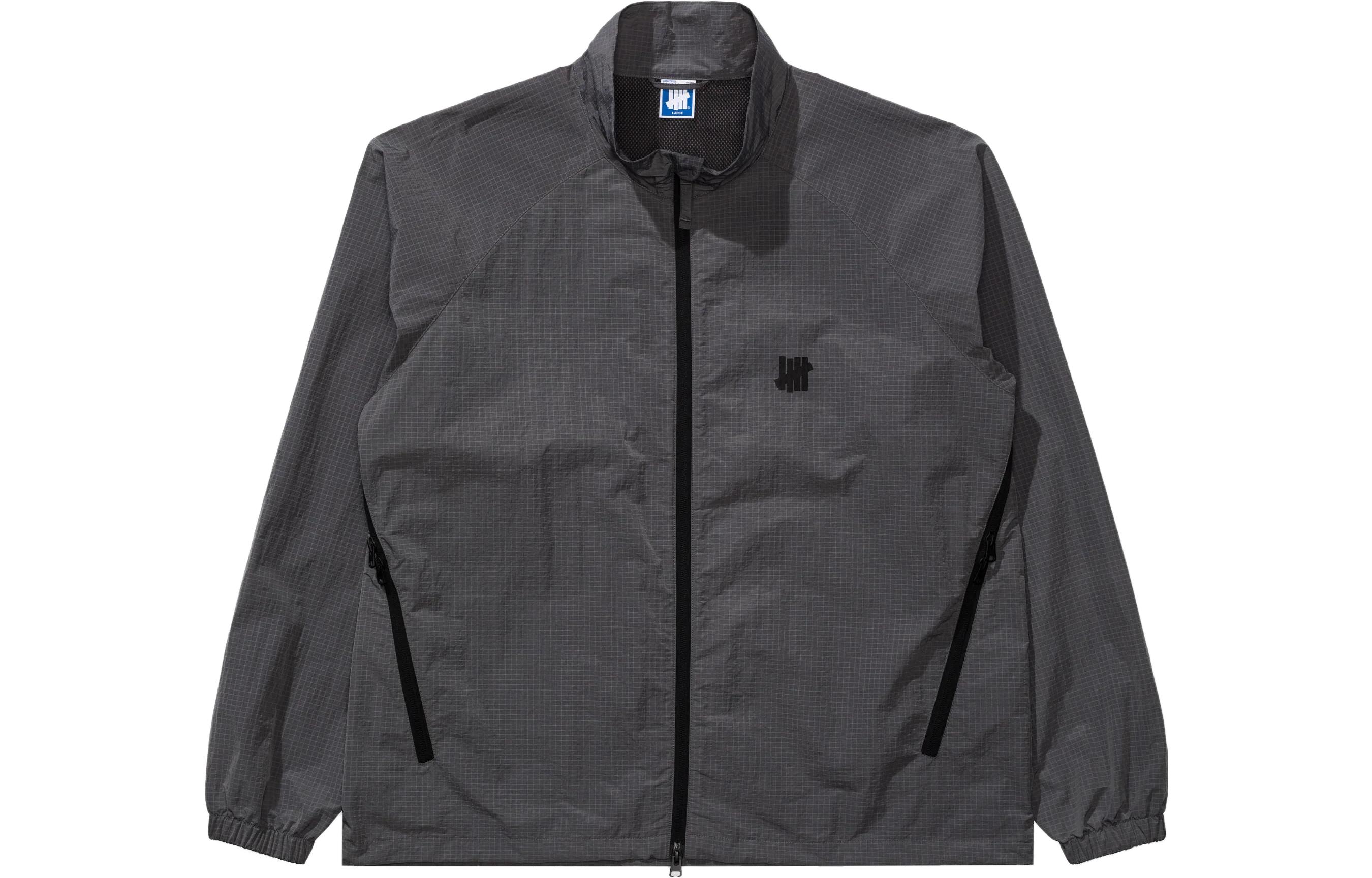 Shop UNDEFEATED Logo 高領拉鏈外套 – 男女長袖外套 UC31GWJ07M