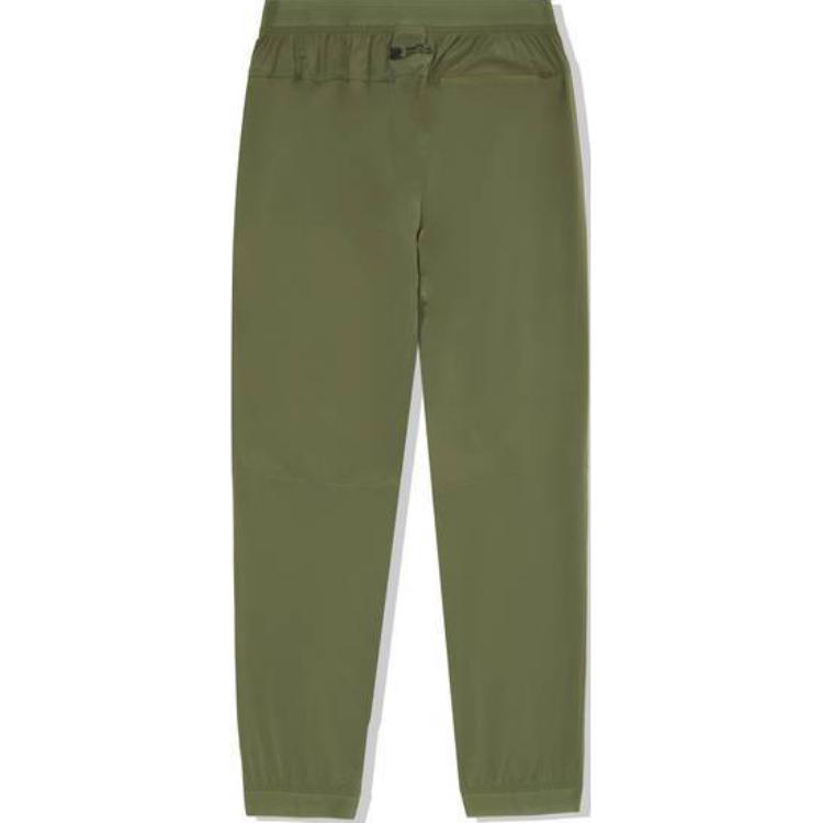 Lookbook UNDEFEATED Relaxed Fit Logo Track Pants with Elastic Waist and Zipper Pockets. UP41GWP01M