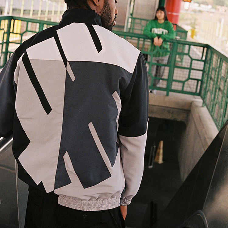 Shop UNDEFEATED SS23 五条杠拼色标志拉链外套 男女通用 UI31GWJ02M