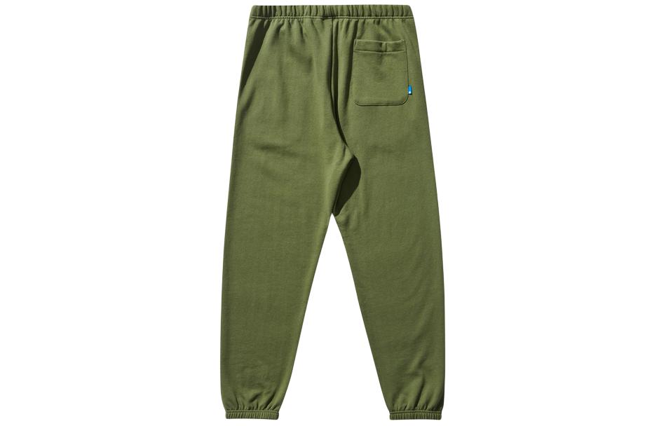 Lookbook UNDEFEATED SS24 五杠標誌運動褲 男女休閒穿搭. UI41GKP02M