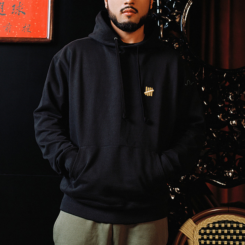 Purchase UNDEFEATED SS24 龍年五線徽標連帽衫 男女款套頭衛衣 UC34GKH10M