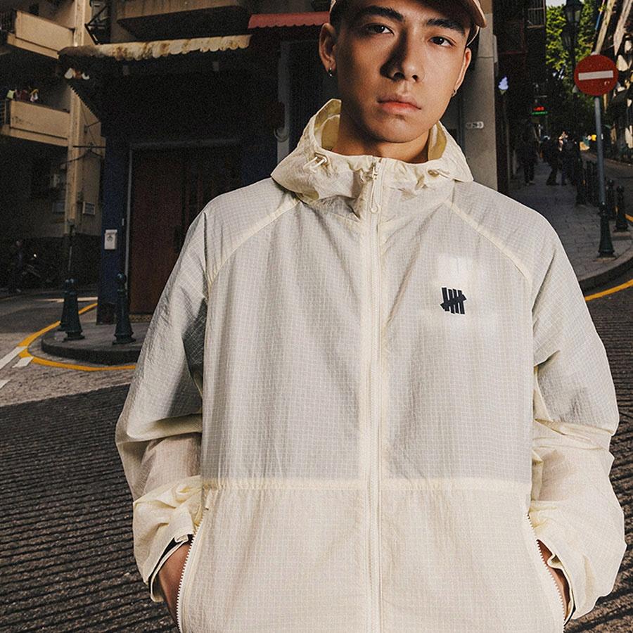 Purchase UNDEFEATED SS25 Lightweight UV50+ Water-Resistant Jacket with Logo Design Unisex UC51GWJ12M