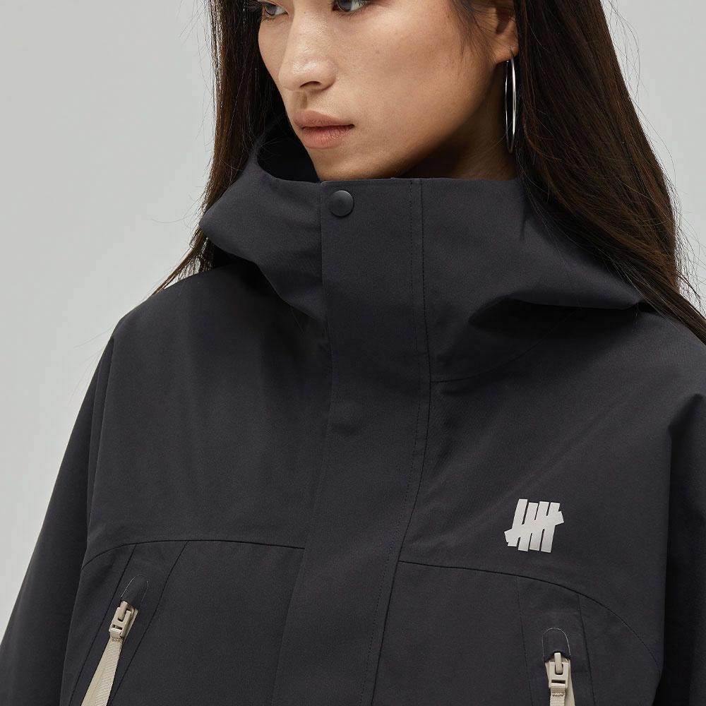 Details for UNDEFEATED SS25 Triple-Layer Waterproof Jacket Outdoor Unisex 5-Strikes Design UC51GWJ01M