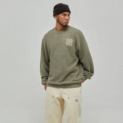 UNDEFEATED SS25 Vintage Military Style Letter Print Oversized Sweater Unisex UC51GKR01M Sizing UNDEFEATED SS25 Vintage Military Style Letter Print Oversized Sweater Unisex UC51GKR01M