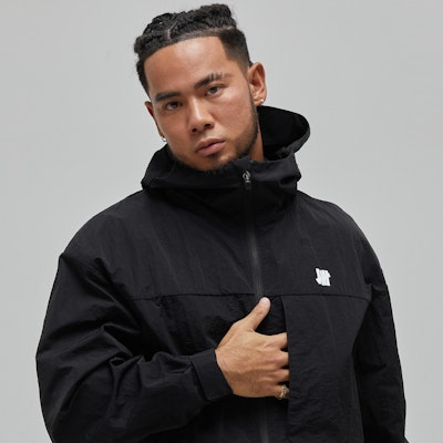UNDEFEATED SS25 撥水ロゴアウトドアジャケット - ユニセックス. UE51GWJ01M Purchase UNDEFEATED SS25 撥水ロゴアウトドアジャケット - ユニセックス. UE51GWJ01M