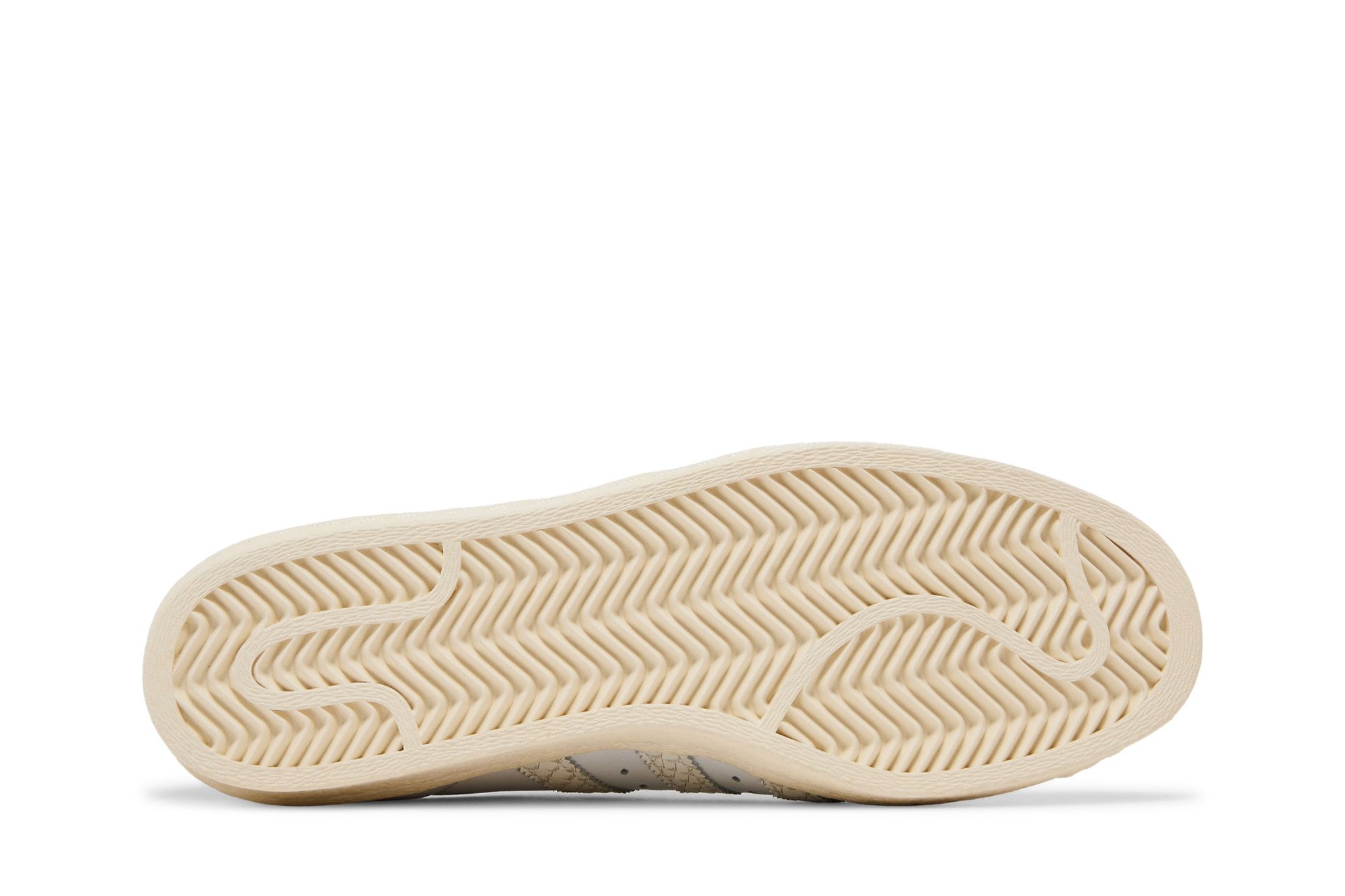 Shop UNDEFEATED x adidas Superstar 80 'Putih' B34077