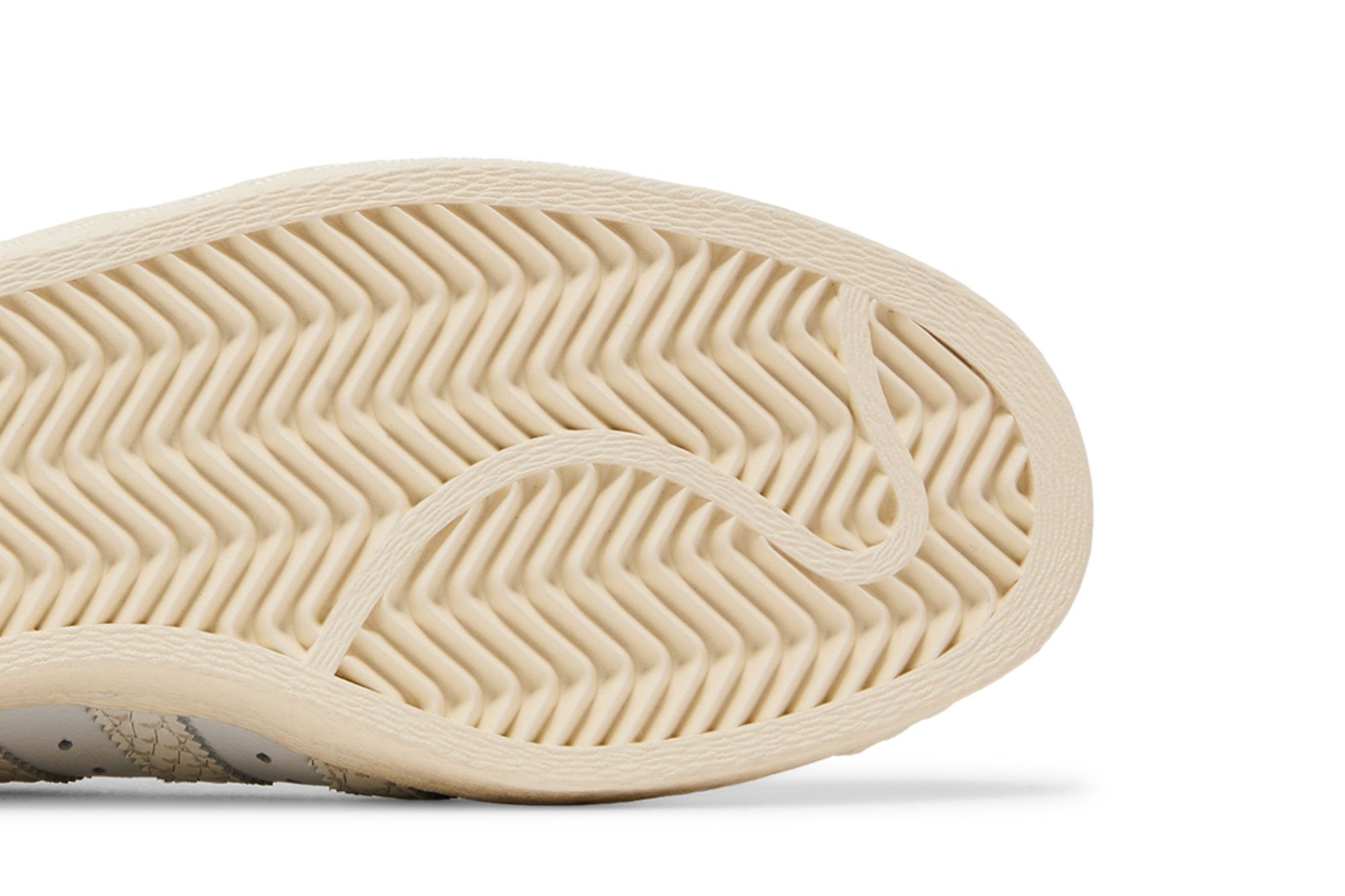 Purchase UNDEFEATED x adidas Superstar 80 'Putih' B34077