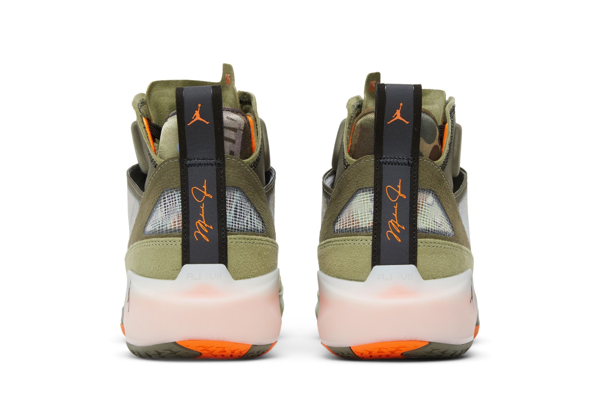 Sizing UNDEFEATED x Air Jordan 37 ''Flight Jacket'' Scarpe DV6255-300