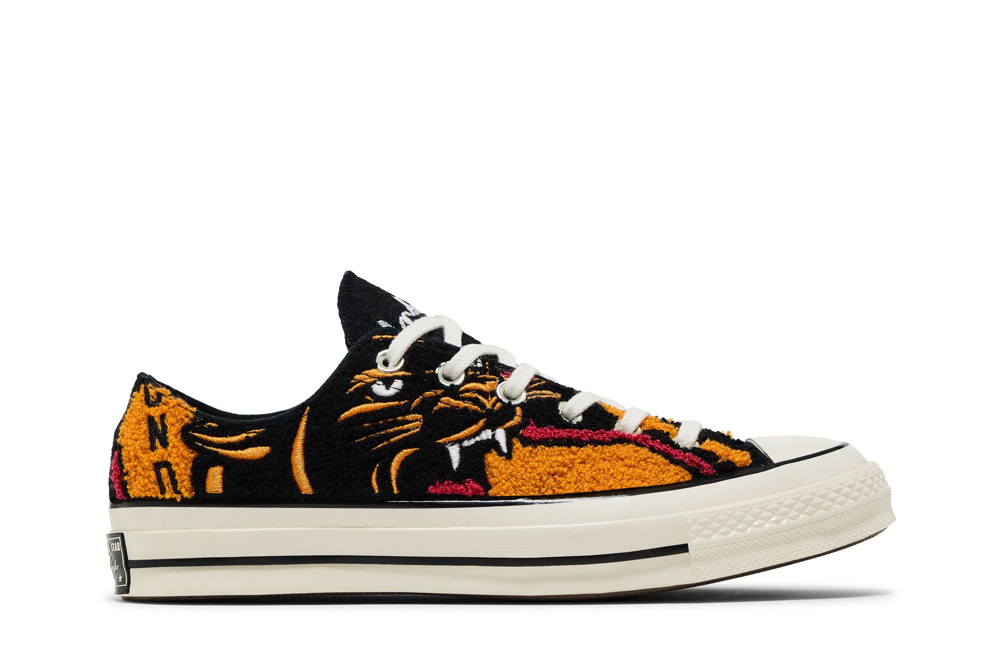 Buy UNDEFEATED x Converse Chuck 70 'Chaqueta Universitaria' 162981C