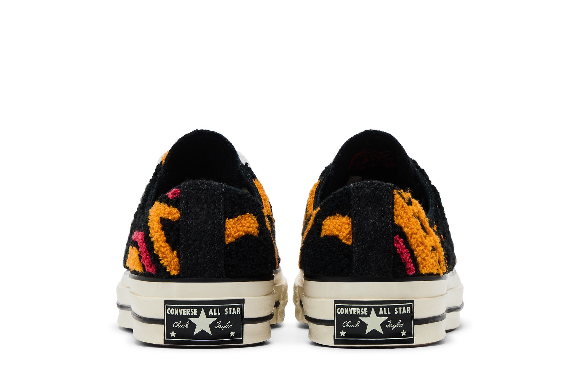 Details for UNDEFEATED x Converse Chuck 70 'Chaqueta Universitaria' 162981C