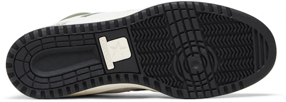 Shop Undefeated x Converse Weapon High '辣根青' A08657C