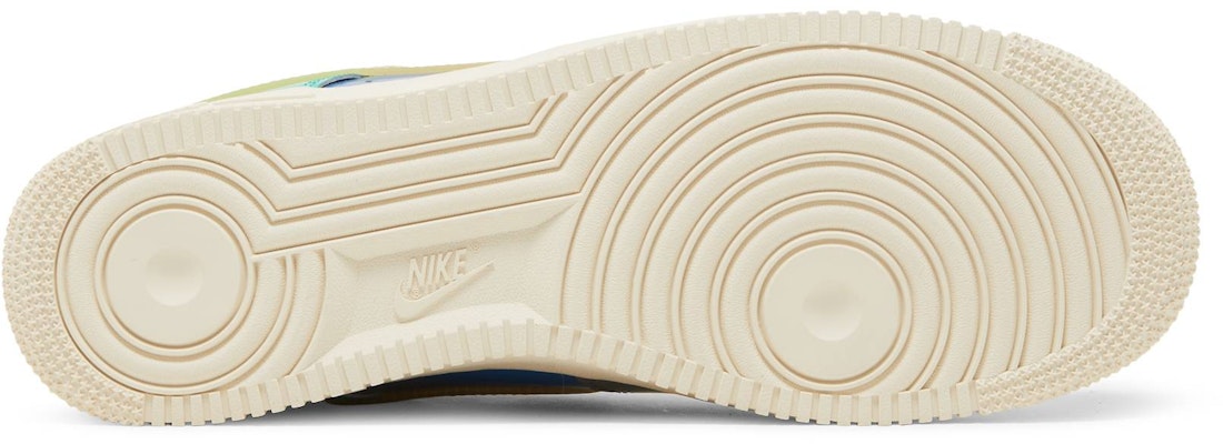 UNDEFEATED x Nike Air Force 1 Low 'Komuniti' DV5255-001 Shop UNDEFEATED x Nike Air Force 1 Low 'Komuniti' DV5255-001