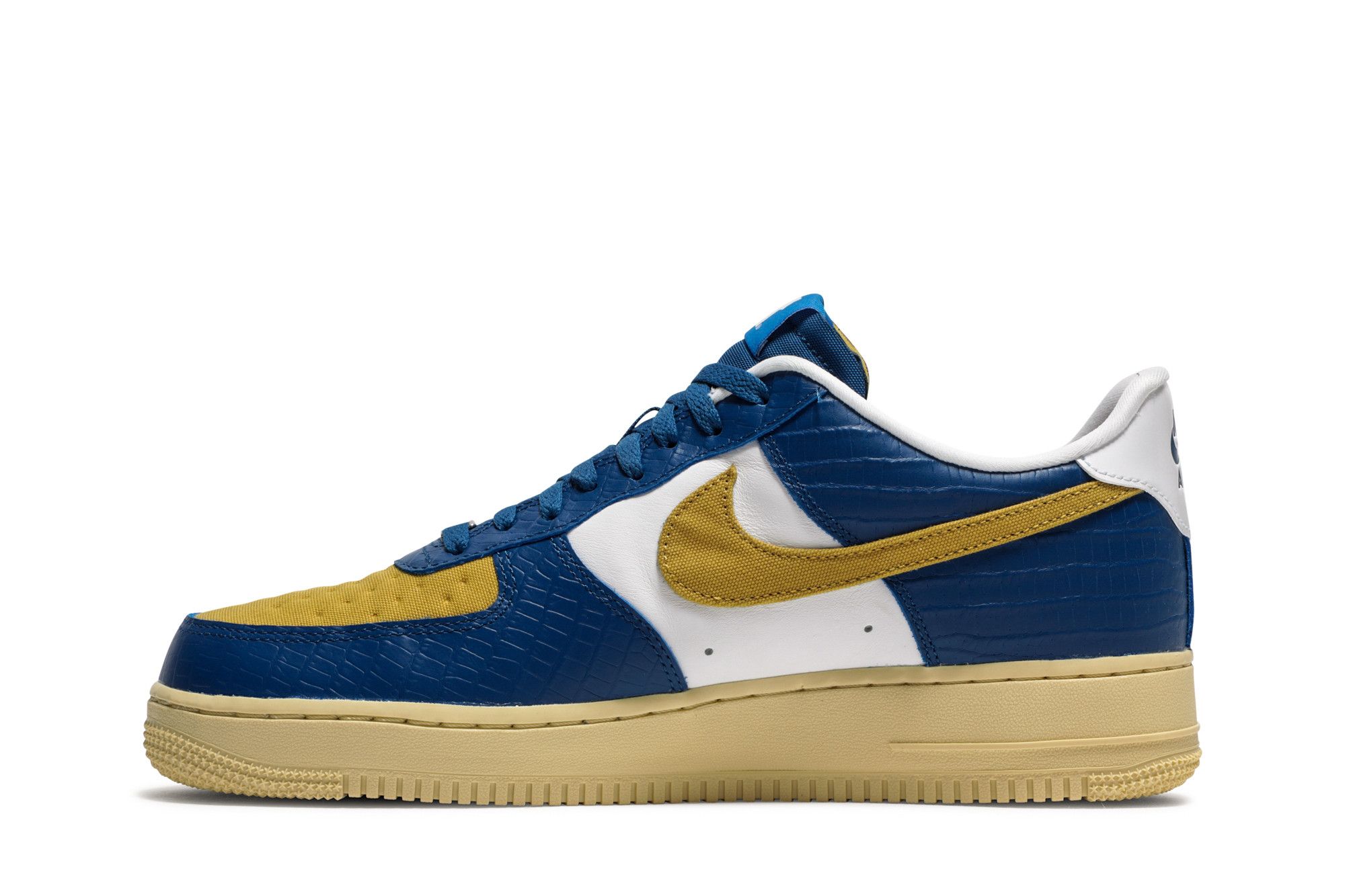 Shop UNDEFEATED x Nike Air Force 1 Low SP 'Dunk vs AF1' DM8462-400