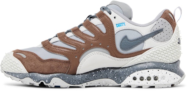 언디피티드 x 나이키 에어 테라 휴마라 '아키오 브라운' FN7546-200 Lookbook 언디피티드 x 나이키 에어 테라 휴마라 '아키오 브라운' FN7546-200