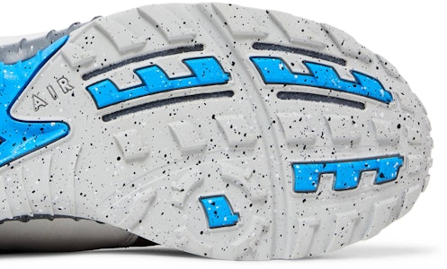 언디피티드 x 나이키 에어 테라 휴마라 '아키오 브라운' FN7546-200 Purchase 언디피티드 x 나이키 에어 테라 휴마라 '아키오 브라운' FN7546-200