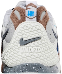 언디피티드 x 나이키 에어 테라 휴마라 '아키오 브라운' FN7546-200 Sizing 언디피티드 x 나이키 에어 테라 휴마라 '아키오 브라운' FN7546-200