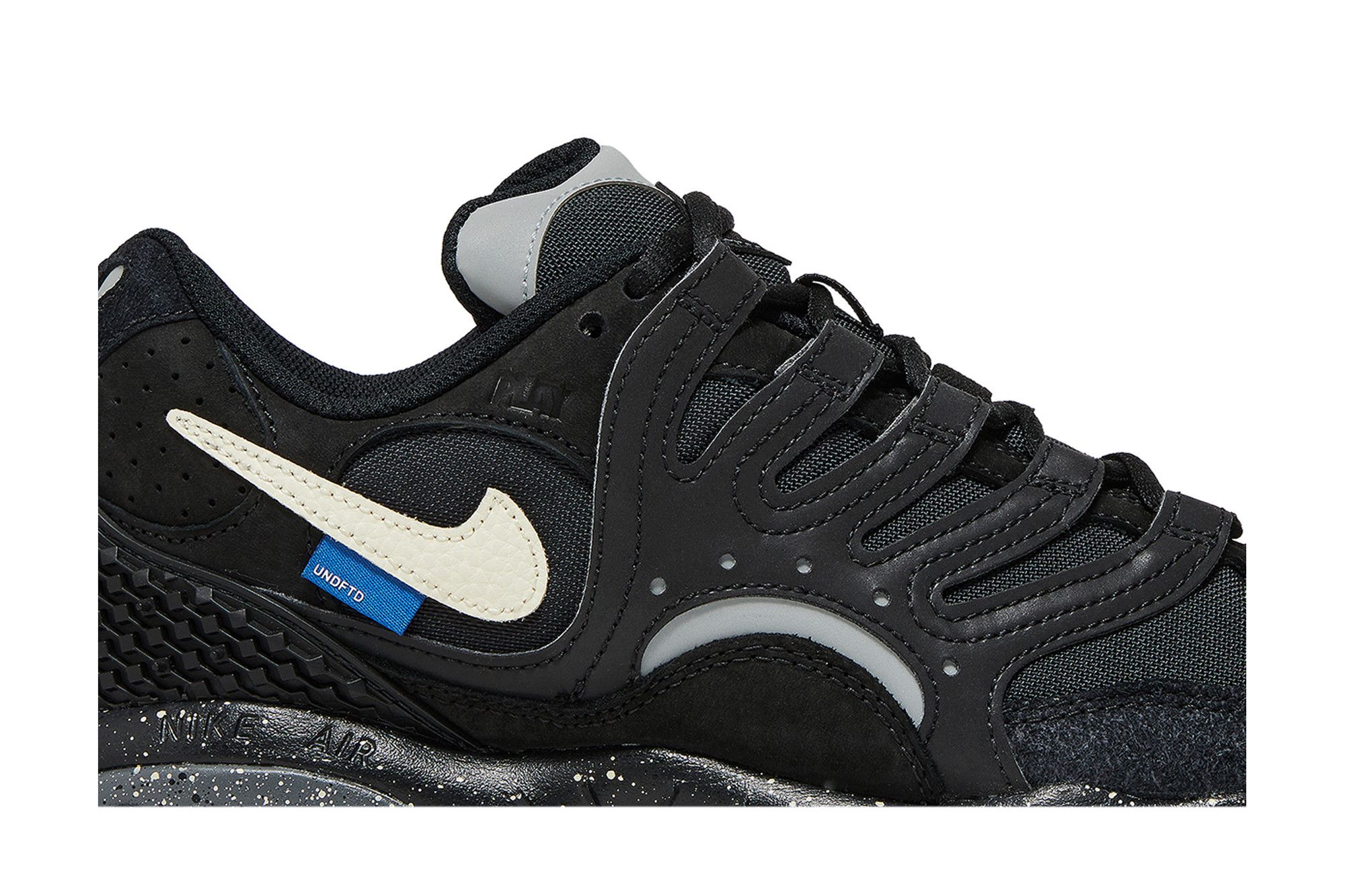 Lookbook Undefeated x Nike Air Terra Humara 'Hitam' FN7546-002