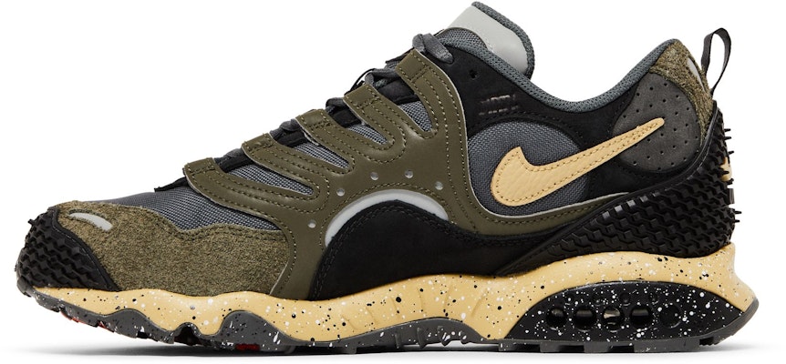 Undefeated x Nike Air Terra Humara "Cargo Khaki" FN7546-300 Lookbook Undefeated x Nike Air Terra Humara "Cargo Khaki" FN7546-300
