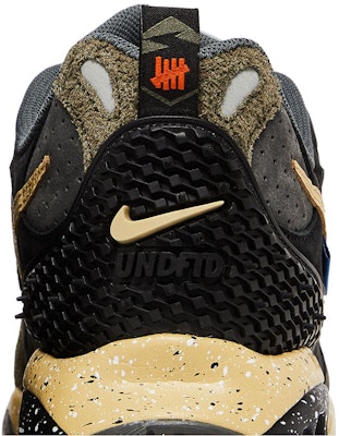 Undefeated x Nike Air Terra Humara 'Hijau Kargo' FN7546-300 Sizing Undefeated x Nike Air Terra Humara 'Hijau Kargo' FN7546-300