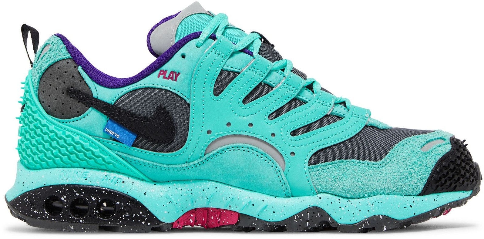 undefeated-x-nike-air-terra-humara-light-menta-fn-7546-301