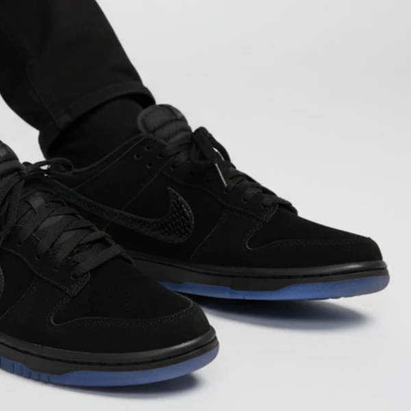 UNDEFEATED x Nike Dunk Low 'Dunk vs AF1 Hitam' DO9329-001 Order UNDEFEATED x Nike Dunk Low 'Dunk vs AF1 Hitam' DO9329-001