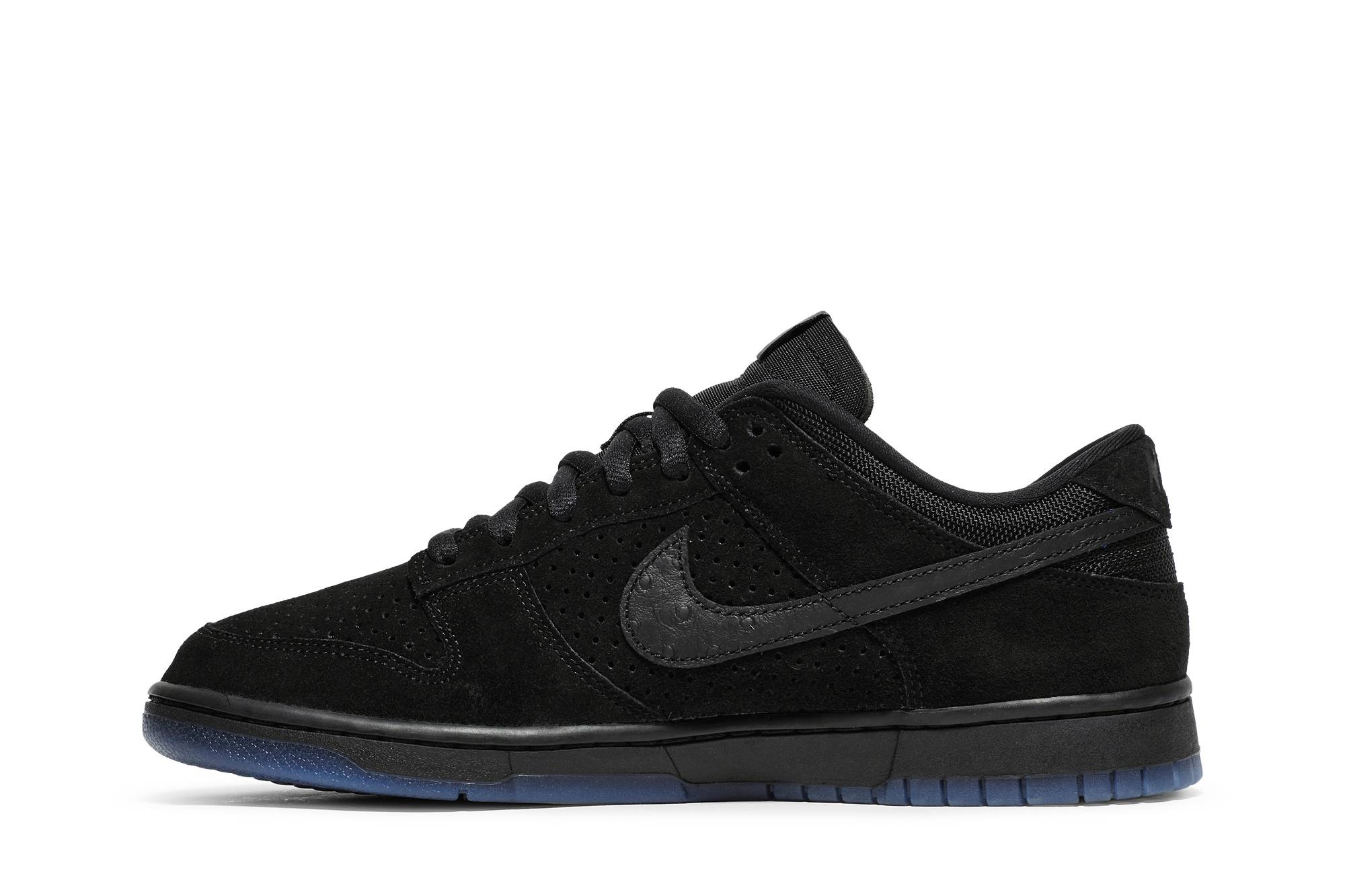 Purchase UNDEFEATED x Nike Dunk Low 'Dunk vs AF1 Hitam' DO9329-001