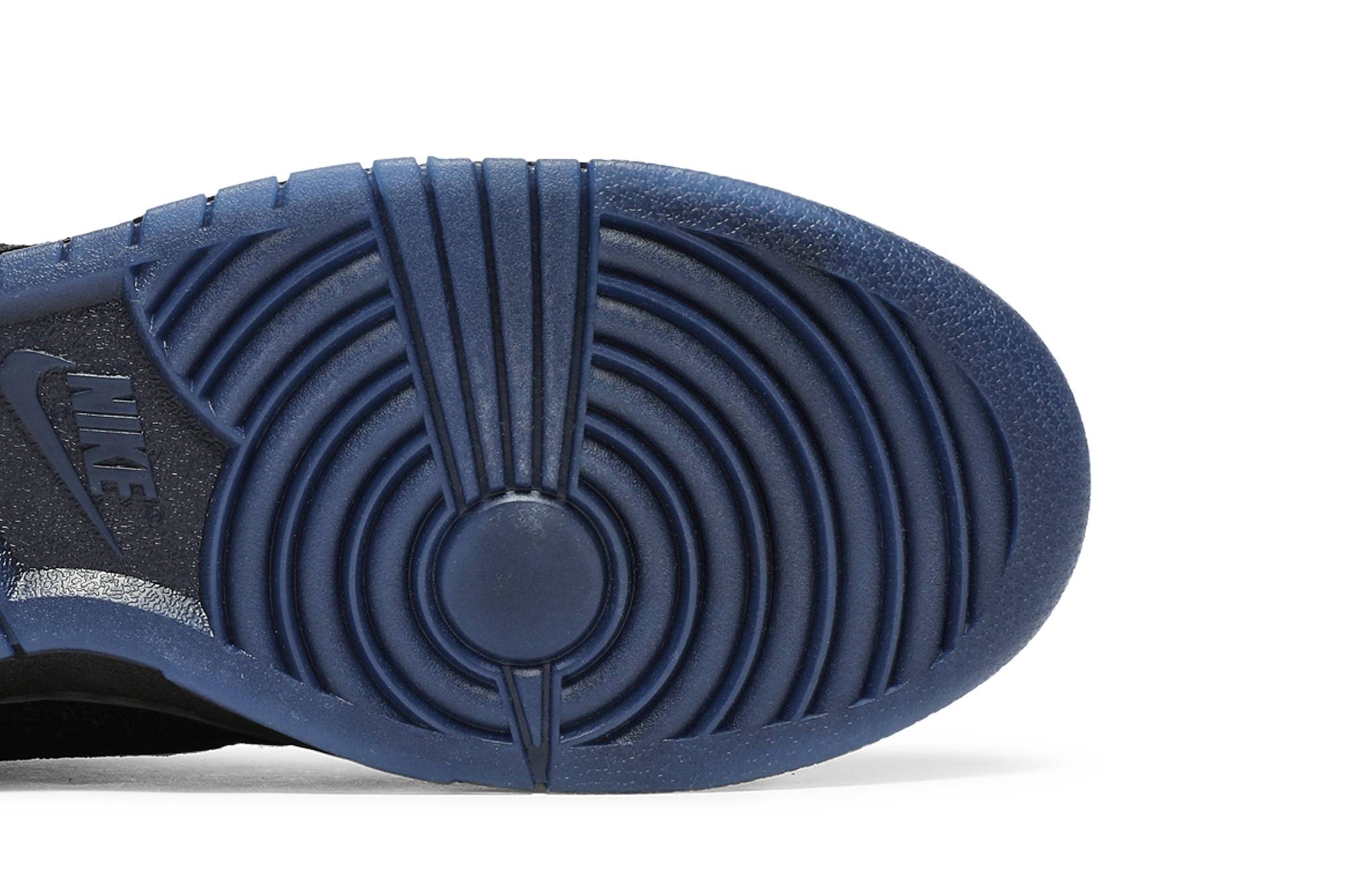 Sizing UNDEFEATED x Nike Dunk Low 'Dunk vs AF1 Hitam' DO9329-001