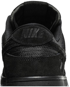 언디피티드 x 나이키 덩크 로우 '블랙' (48 characters) DO9329-001 1