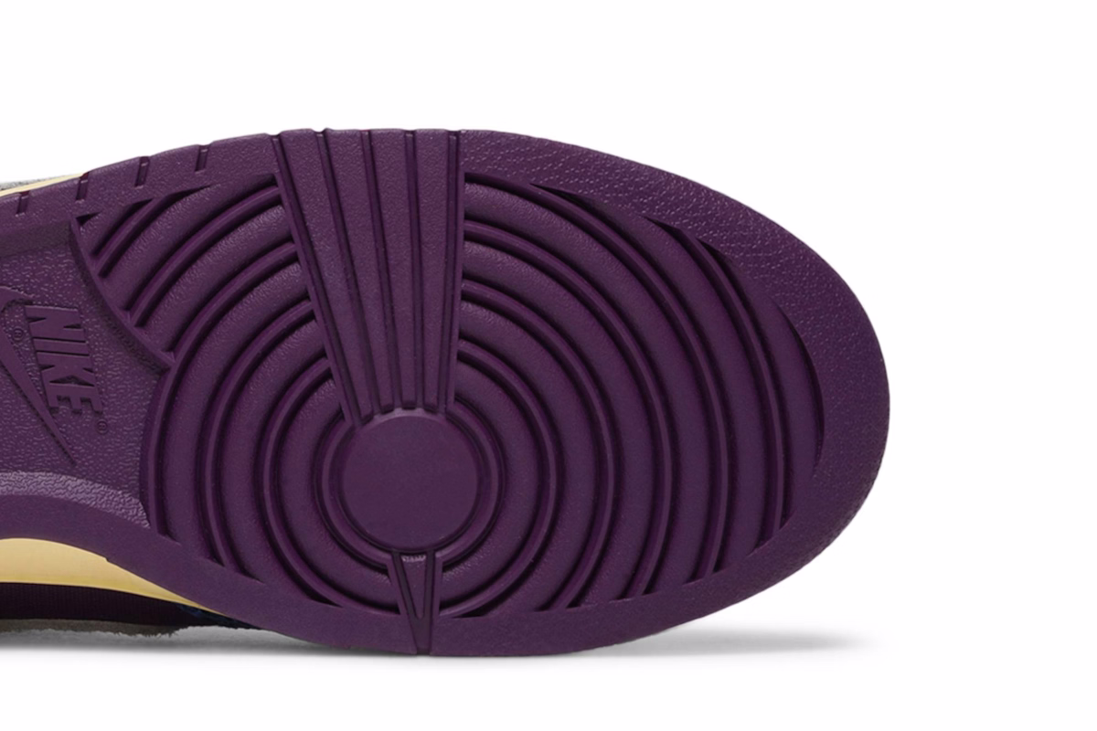 UNDEFEATED x Nike Dunk Low SP '5 On It'