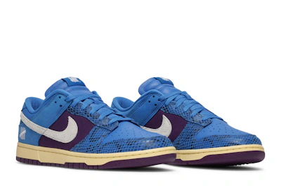 UNDEFEATED x Nike Dunk Low SP '5 On It'