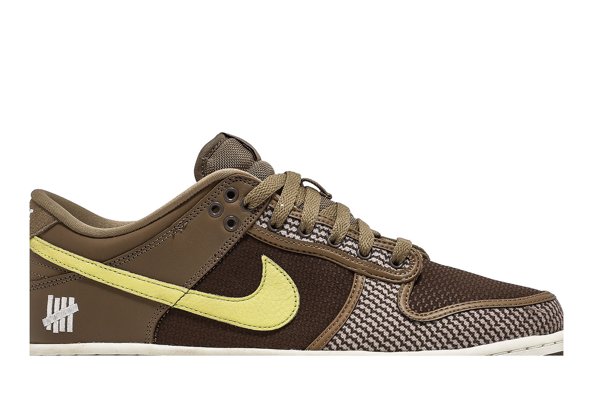 Shop UNDEFEATED x Nike Dunk Low SP '餐廳' DH3061-200