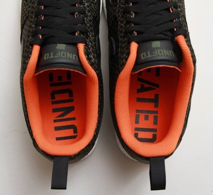 UNDEFEATED x Nike Lunar Force 1 SP 'Hitam Medium Olive' 652805-003 Shop UNDEFEATED x Nike Lunar Force 1 SP 'Hitam Medium Olive' 652805-003