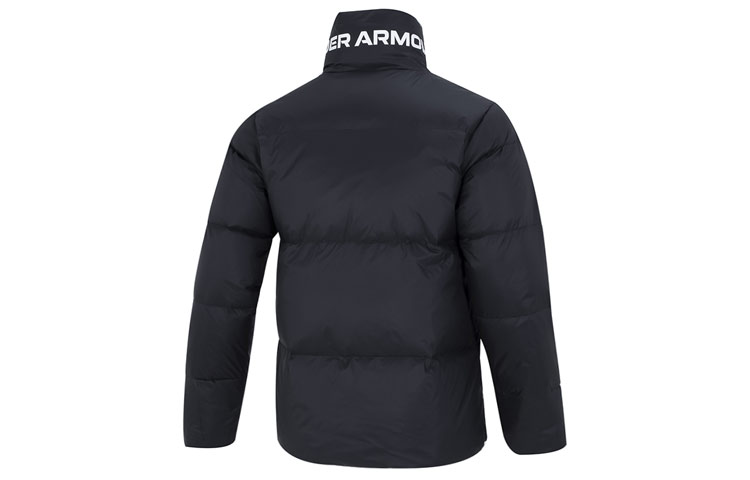 Lookbook Under Armour Jaket Hitam Tebal dengan Logo dan Kerah Berdiri. 1375449-001