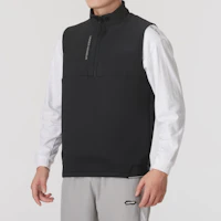 Shop Under Armour 黑色戶外多口袋羽絨背心 1385862-001