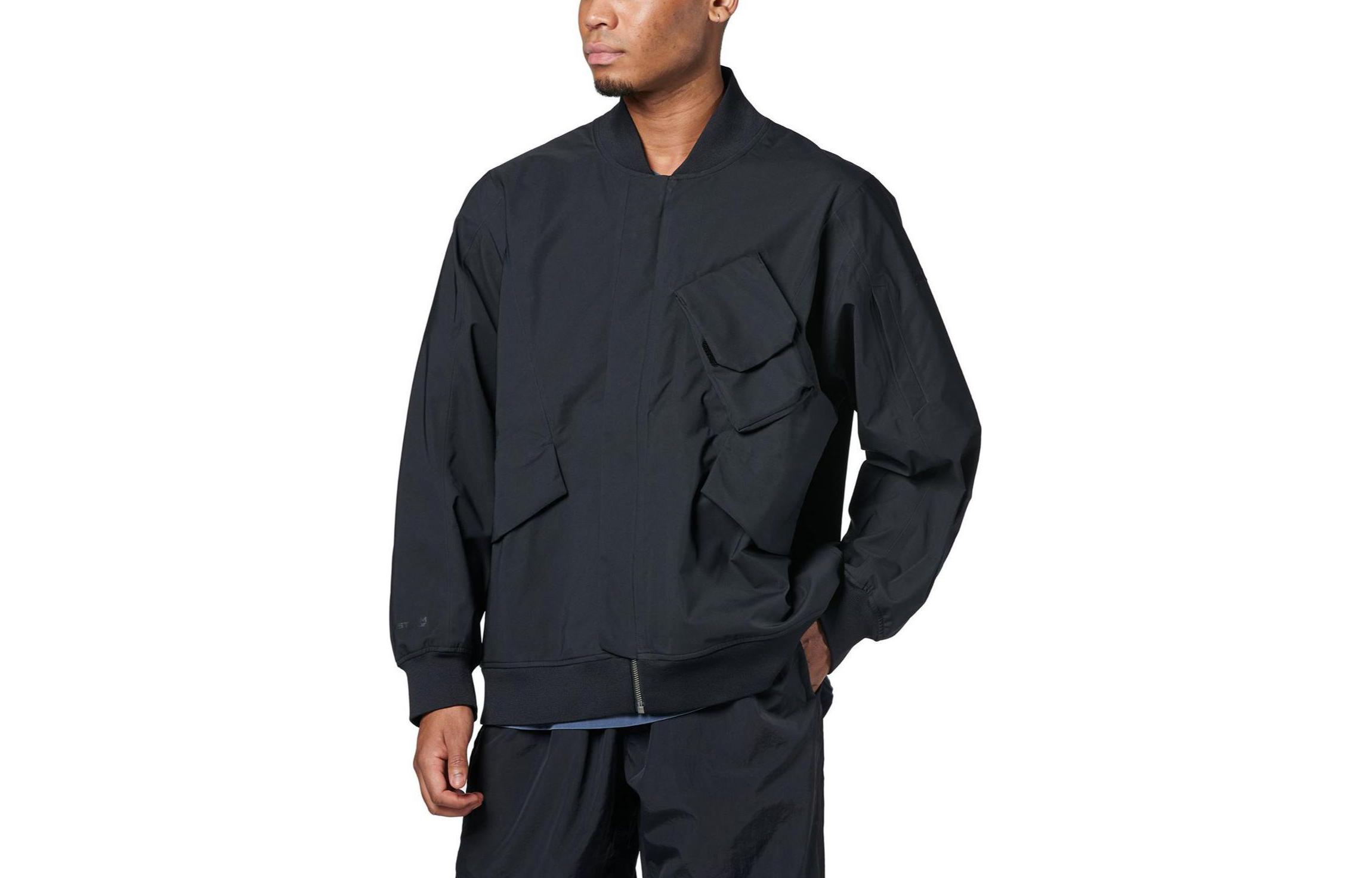 Order Under Armour Jaket Flight Full-Zip Waterproof Vintage Hitam. 1387989-001