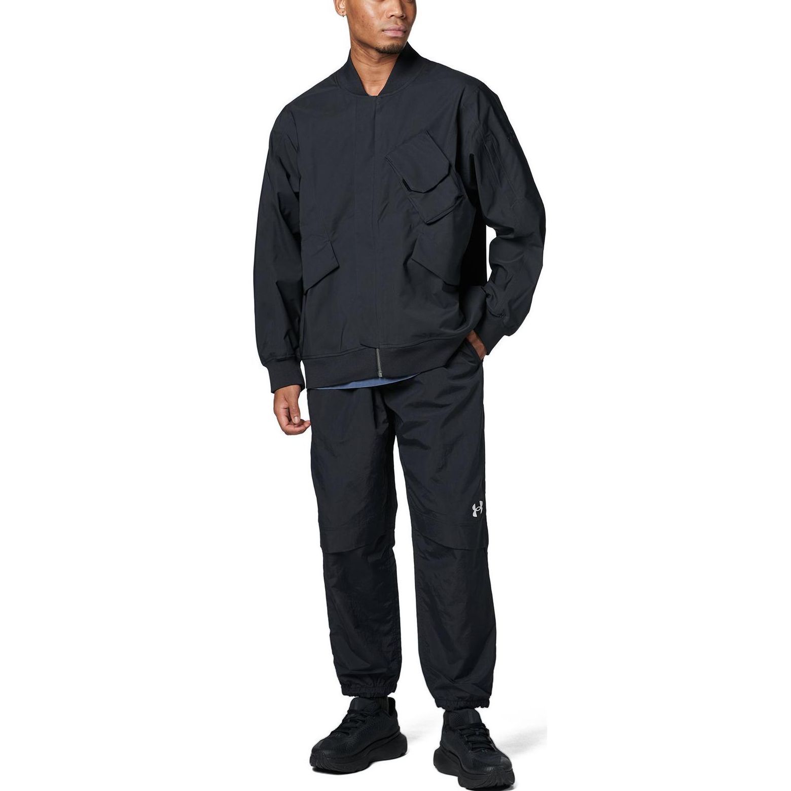 Lookbook Under Armour Jaket Flight Full-Zip Waterproof Vintage Hitam. 1387989-001