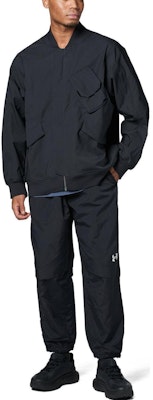 Under Armour Jaket Flight Full-Zip Waterproof Vintage Hitam. 1387989-001 Lookbook Under Armour Jaket Flight Full-Zip Waterproof Vintage Hitam. 1387989-001