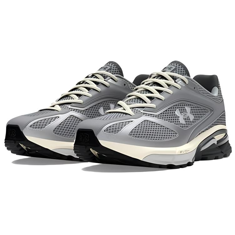 Lookbook UAアプリション スティールアイボリーデューン 3027595-100