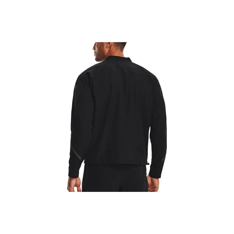 Shop Under Armour 黑色戶外運動拉鍊夾克附Logo設計（贈項鍊） 1377170-001