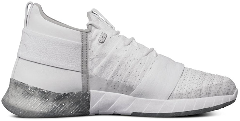 Under Armour C1N Lux 'Putih Perak' 3000325-100 Order Under Armour C1N Lux 'Putih Perak' 3000325-100