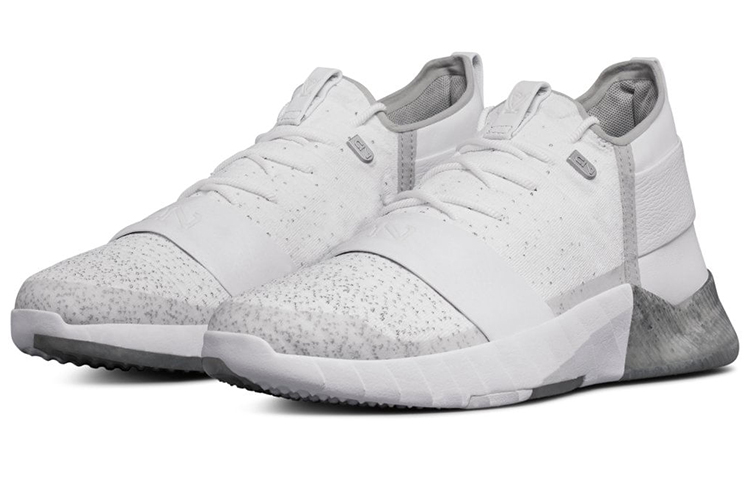 Lookbook Under Armour C1N Lux ''Weiß Silber'' Sneakers 3000325-100