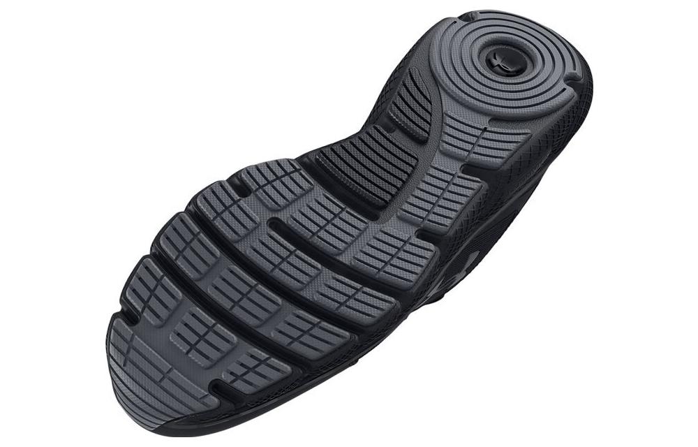 UA Charged Assert 9 'Triple Black' 圖 5