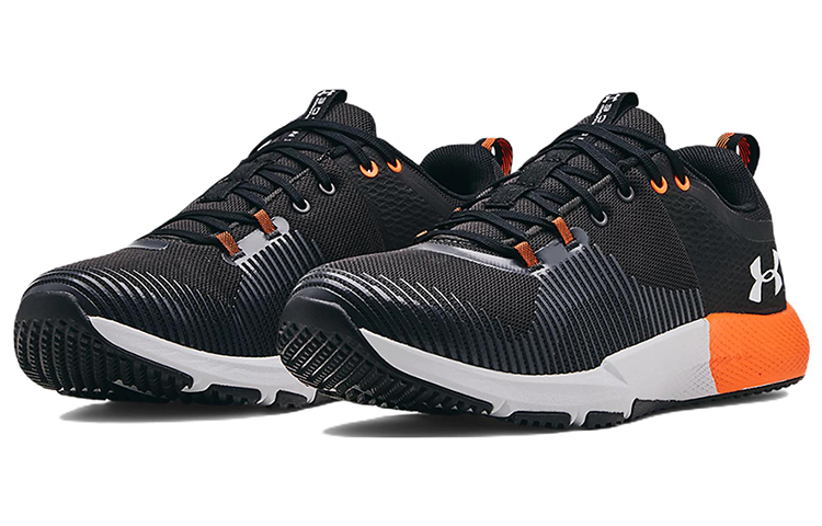 Lookbook Under Armour Charged Engage 訓練鞋 黑橘