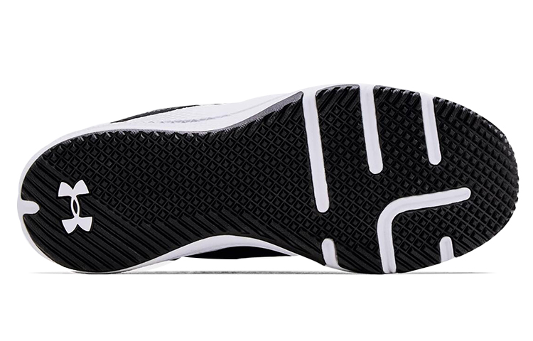 Shop 언더아머 차지드 포커스 '블랙 헤일로 그레이' 3024277-001