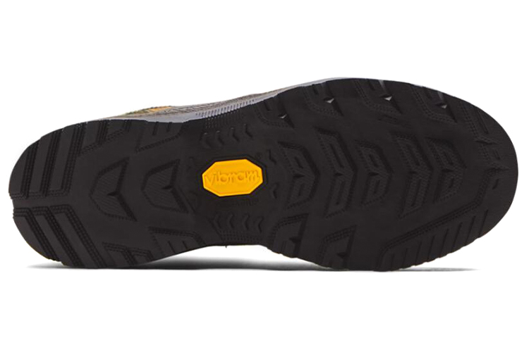 Purchase Under Armour Charged Raider ''Camo Marrone Maverick'' 3024338-901