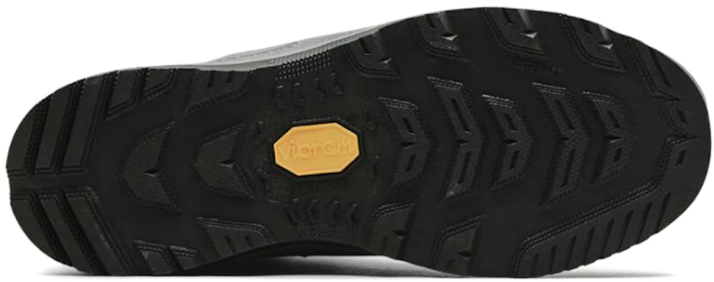 Under Armour Charged Raider Mid ''Marine OD Groen'' 3024265-300 Purchase Under Armour Charged Raider Mid ''Marine OD Groen'' 3024265-300